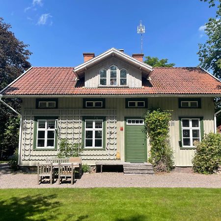 Aeppelgarden Bed & Breakfast Мариестад Екстериор снимка